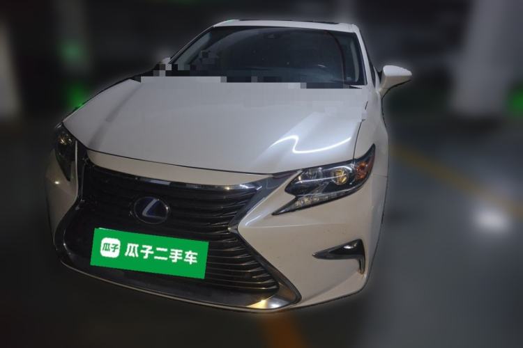 Used Lexus ES 2015 300h Comfort Edition Front