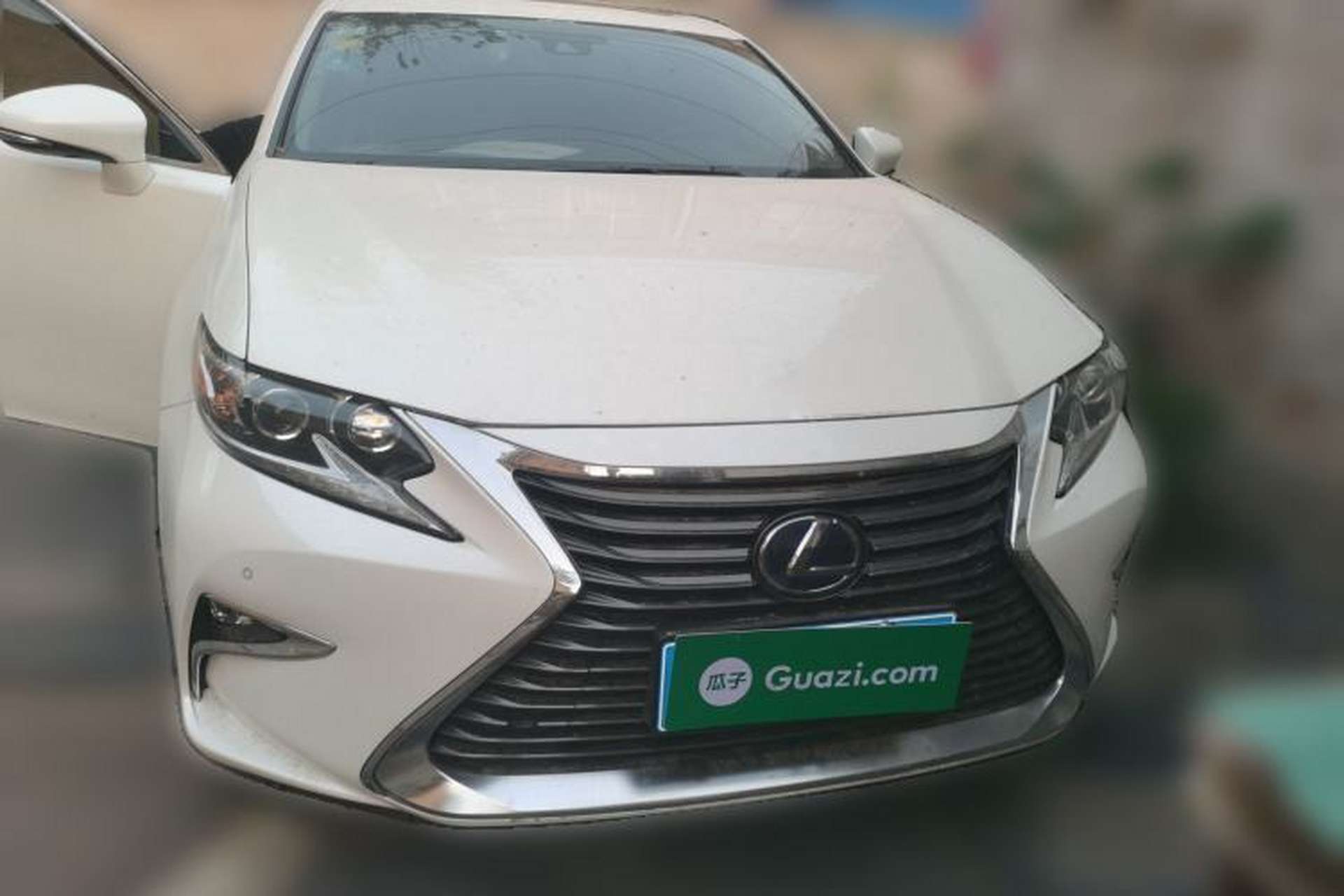 Used Lexus ES 2015 300h Luxury Edition Front