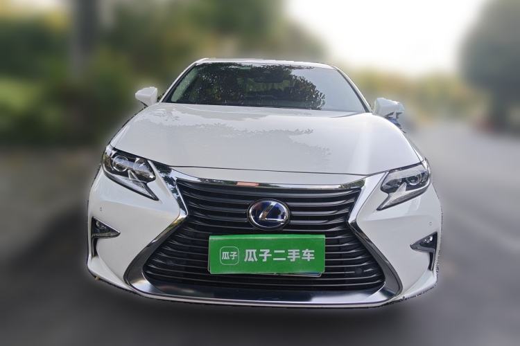 Used Lexus ES 2015 300h Comfort Edition Front