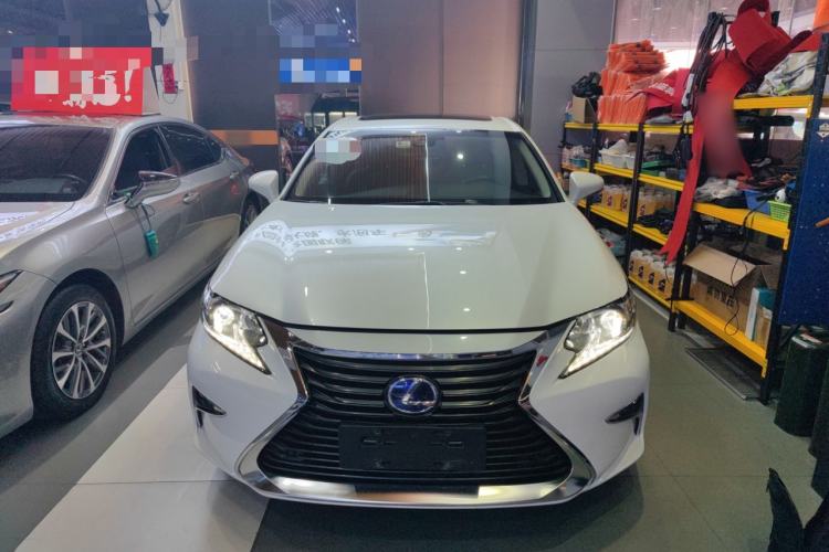 Used Lexus ES 2015 300h Comfort Edition Front