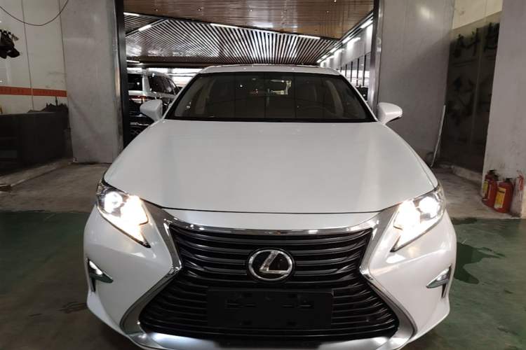 Used Lexus ES 2015 200 Elite Edition Front