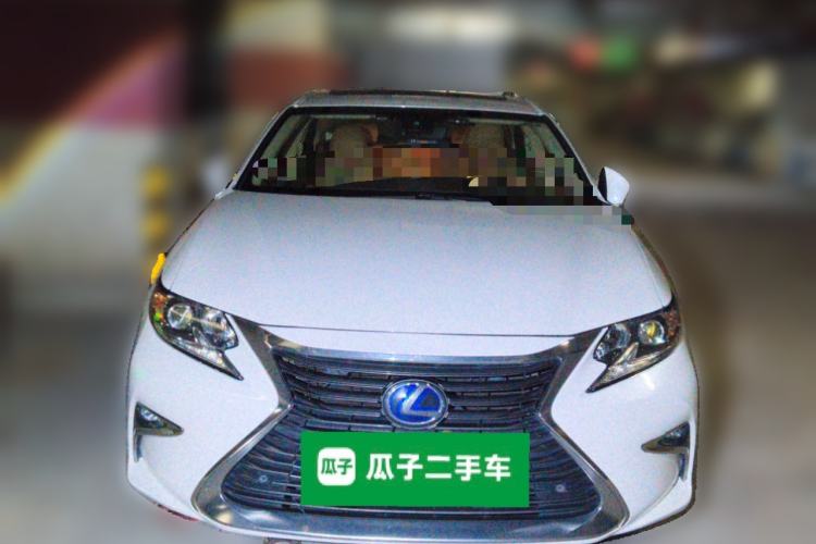Used Lexus ES 2015 300h Comfort Edition Front