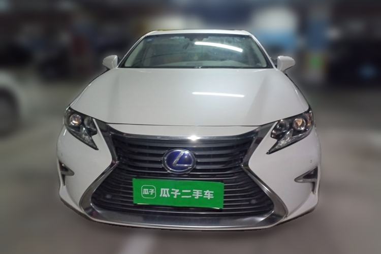 Used Lexus ES 2015 300h Comfort Edition Front