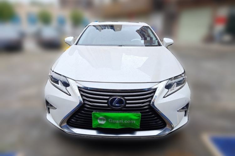 Used Lexus ES 2015 300h Comfort Edition Front