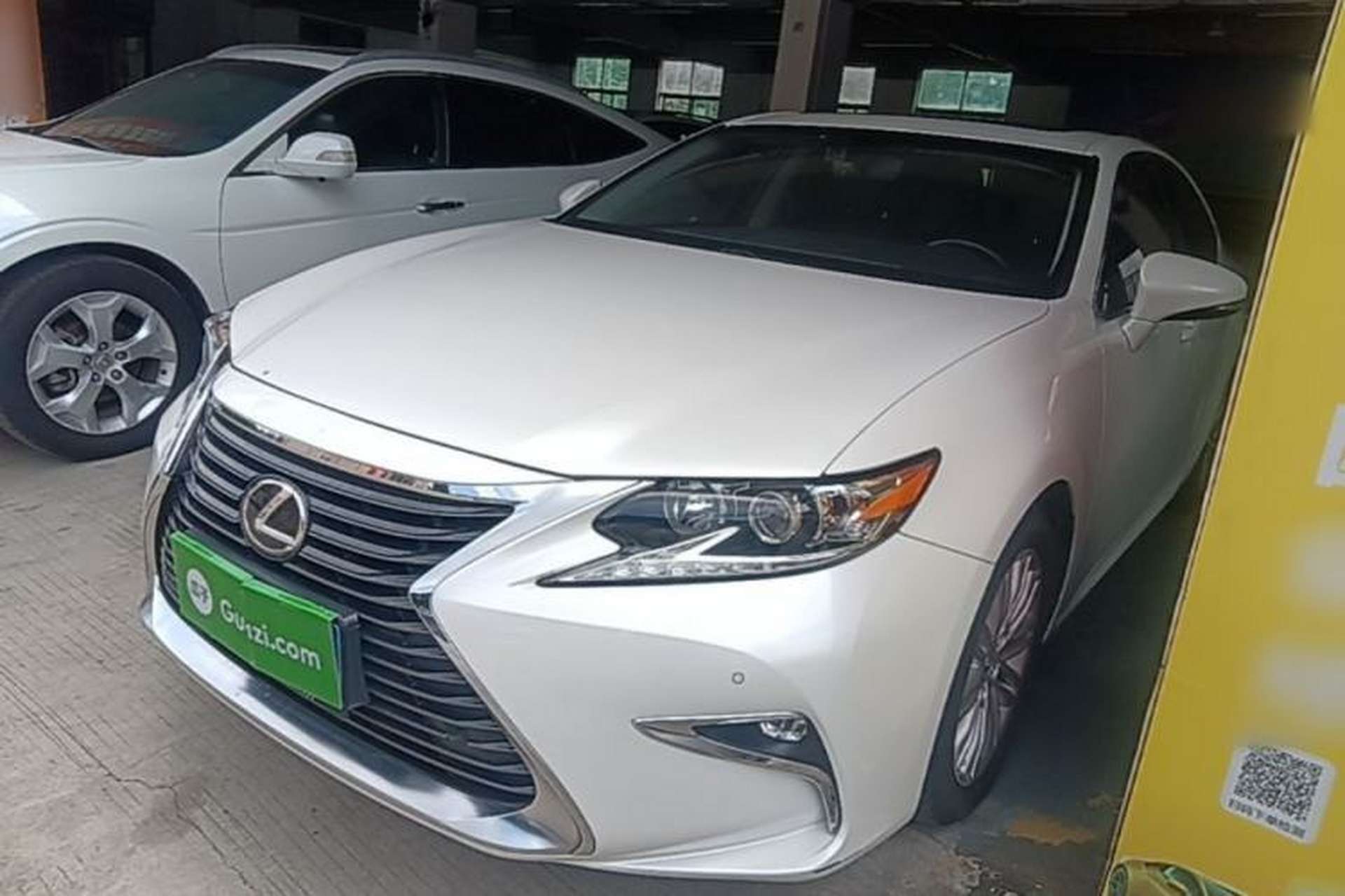 Used Lexus ES 2015 200 Elite Edition Front Left 45 Deg