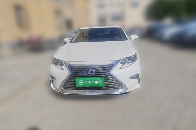 Used Lexus ES 2015 300h Comfort Edition Front