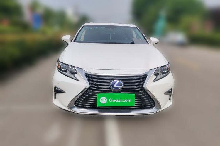 Used Lexus ES 2015 300h Comfort Edition Front