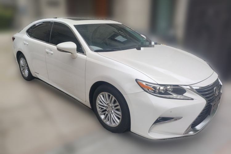 Used Lexus ES 2015 200 Elite Edition Front Right 45 Deg