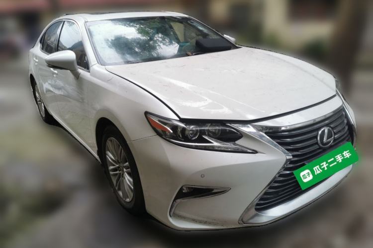 Used Lexus ES 2015 200 Elite Edition Front Right 45 Deg
