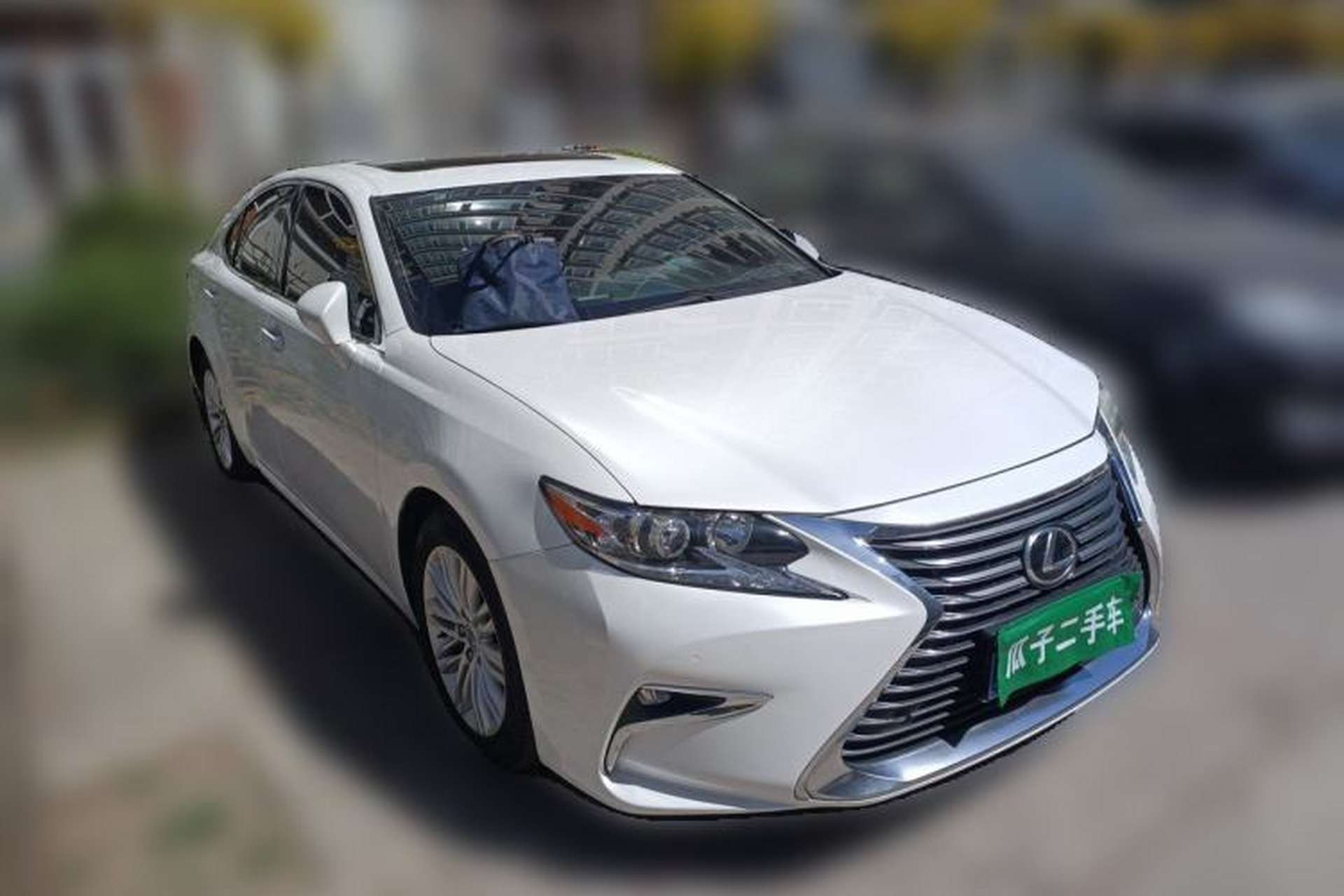 Used Lexus ES 2015 200 Elite Edition Front Right 45 Deg