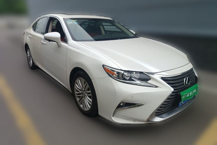 Used Lexus ES 2015 200 Elite Edition Front Right 45 Deg