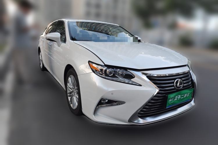 Used Lexus ES 2015 200 Elite Edition Front Right 45 Deg