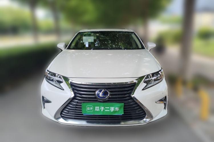 Used Lexus ES 2015 300h Comfort Edition Front