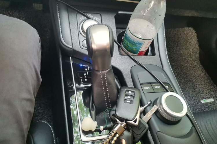 Used Lexus ES 2015 200 Elite Edition Gear Lever