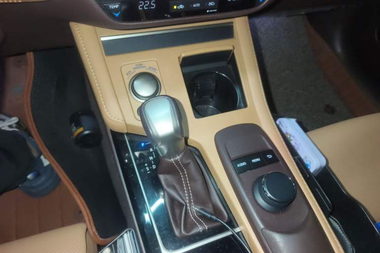 Used Lexus ES 2015 200 Comfort Edition Gear Lever