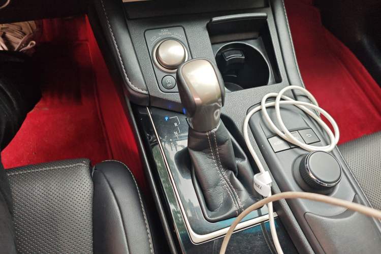 Used Lexus ES 2015 200 Elite Edition Gear Lever