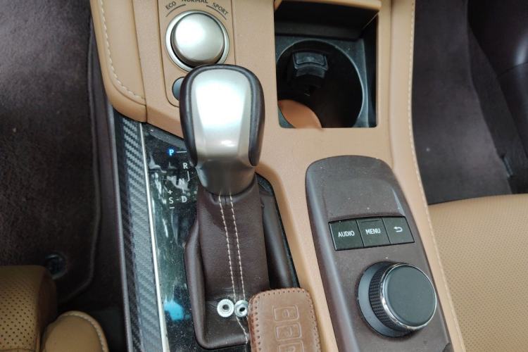 Used Lexus ES 2015 200 Elite Edition Gear Lever