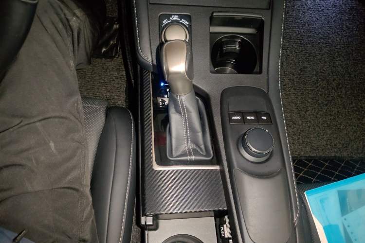 Used Lexus ES 2015 200 Elite Edition Gear Lever