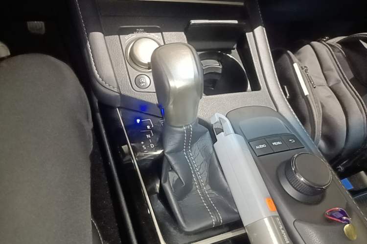 Used Lexus ES 2015 200 Elite Edition Gear Lever
