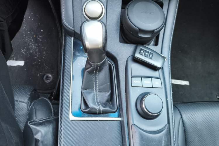 Used Lexus ES 2015 200 Elite Edition Gear Lever