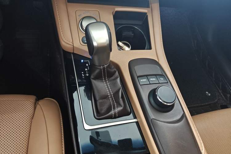 Used Lexus ES 2015 200 Elite Edition Gear Lever