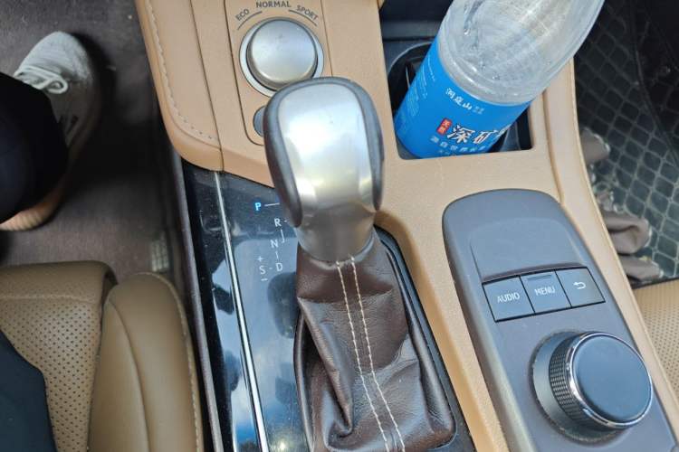 Used Lexus ES 2015 200 Elite Edition Gear Lever