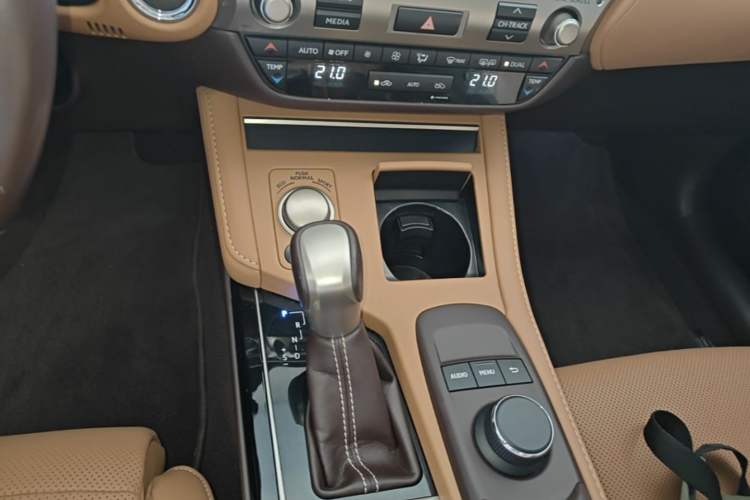 Used Lexus ES 2015 200 Elite Edition Gear Lever
