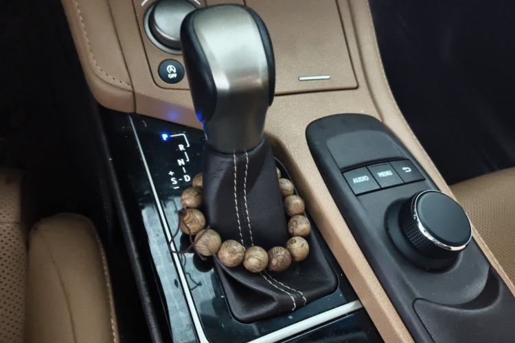 Used Lexus ES 2015 200 Elite Edition Gear Lever