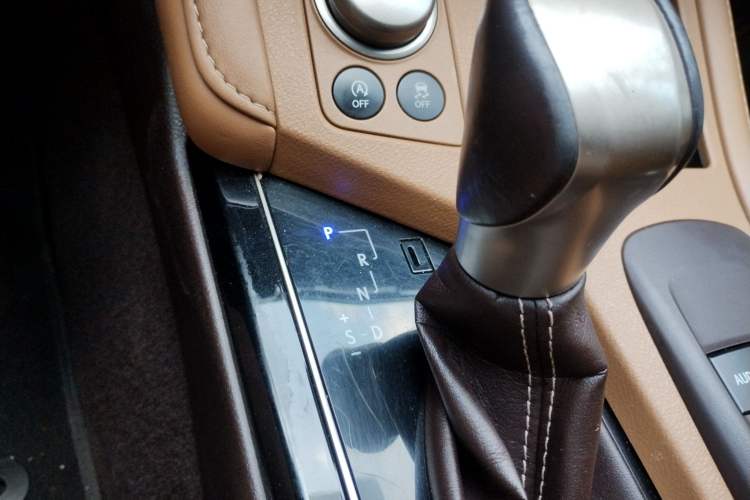 Used Lexus ES 2015 200 Elite Edition Gear Lever