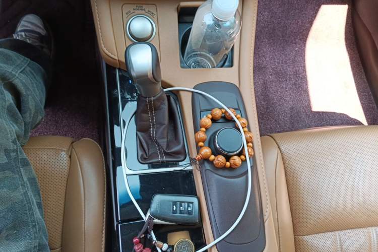 Used Lexus ES 2015 300h Luxury Edition Gear Lever