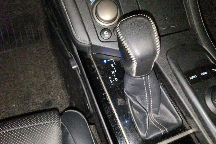 Used Lexus ES 2015 200 Elite Edition Gear Lever
