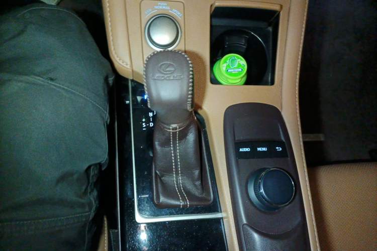 Used Lexus ES 2015 200 Elite Edition Gear Lever