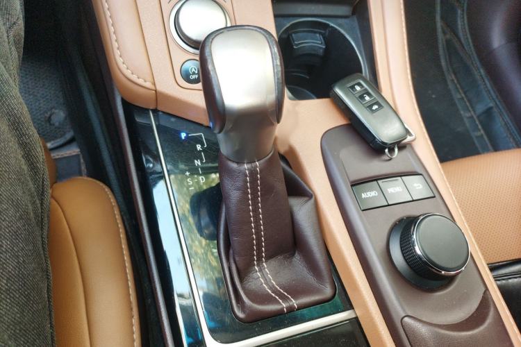 Used Lexus ES 2015 200 Elite Edition Gear Lever