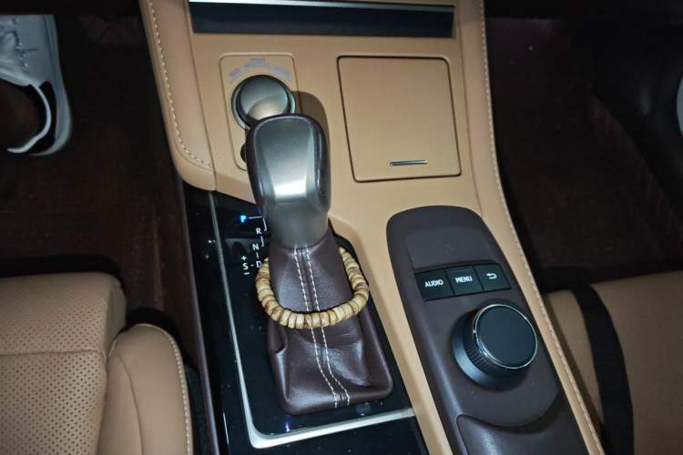 Used Lexus ES 2015 200 Elite Edition Gear Lever