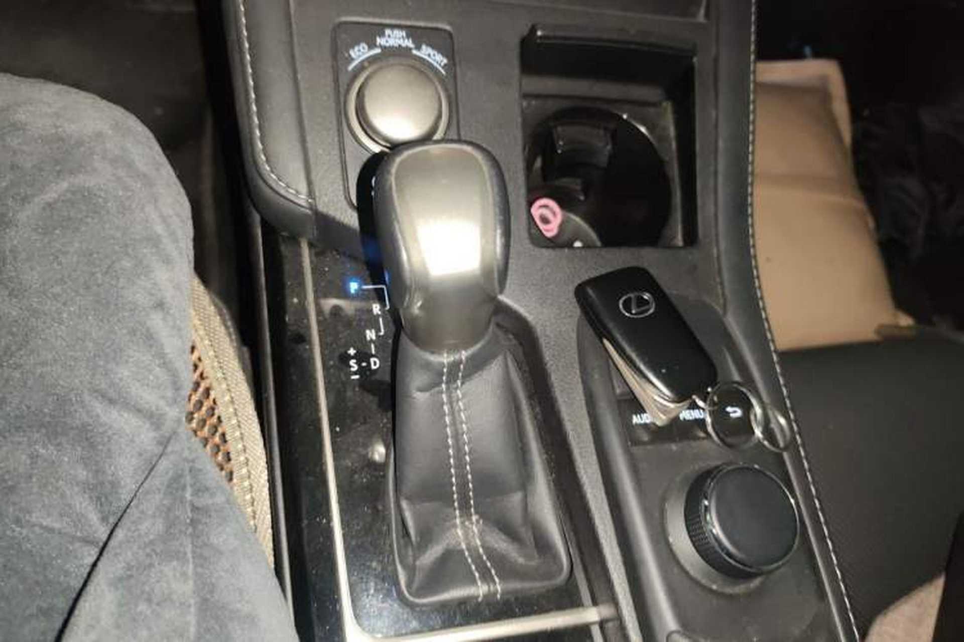 Used Lexus ES 2015 200 Comfort Edition Gear Lever