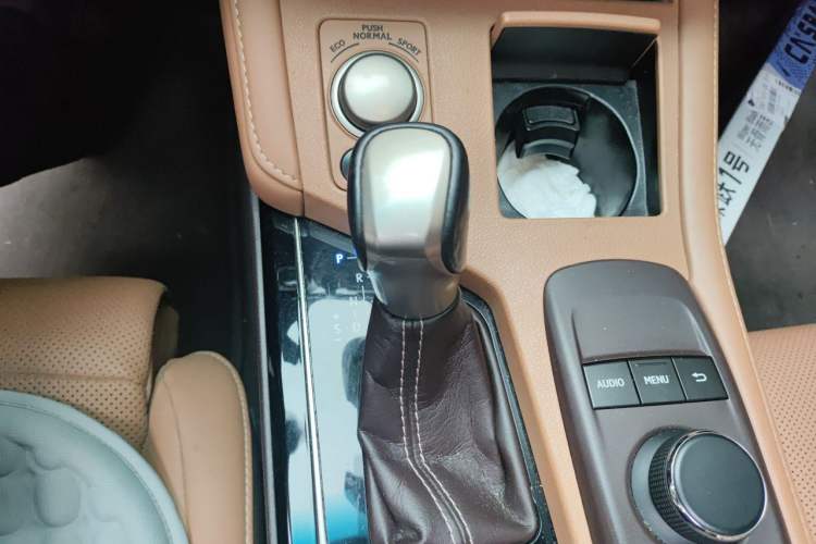 Used Lexus ES 2015 200 Elite Edition Gear Lever