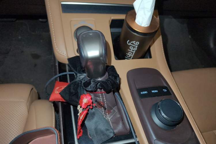 Used Lexus ES 2015 200 Elite Edition Gear Lever