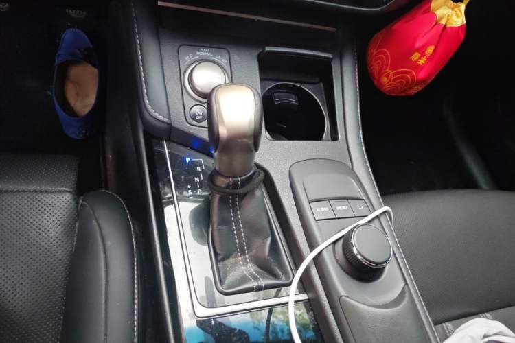 Used Lexus ES 2015 200 Elite Edition Gear Lever
