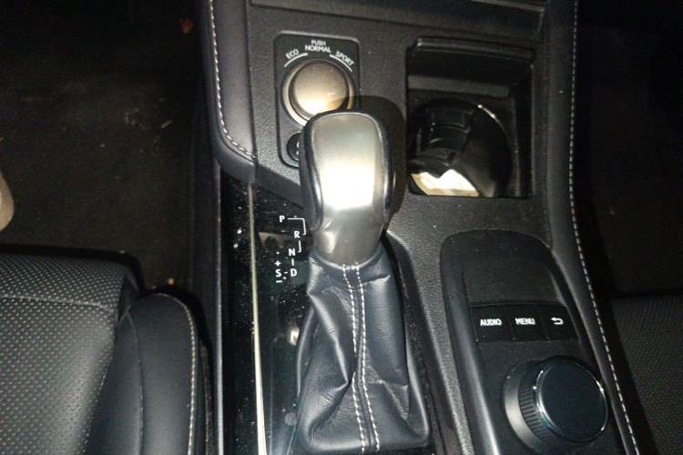 Used Lexus ES 2015 200 Elite Edition Gear Lever