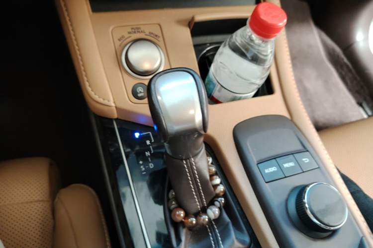 Used Lexus ES 2015 200 Elite Edition Gear Lever