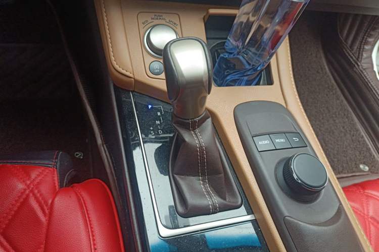 Used Lexus ES 2015 200 Elite Edition Gear Lever