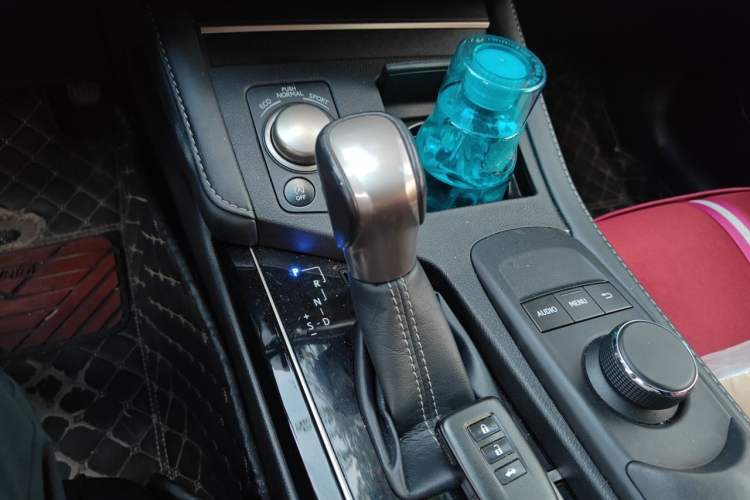 Used Lexus ES 2015 200 Elite Edition Gear Lever