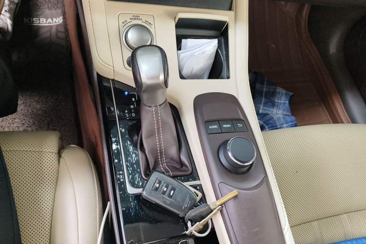 Used Lexus ES 2015 200 Elite Edition Gear Lever