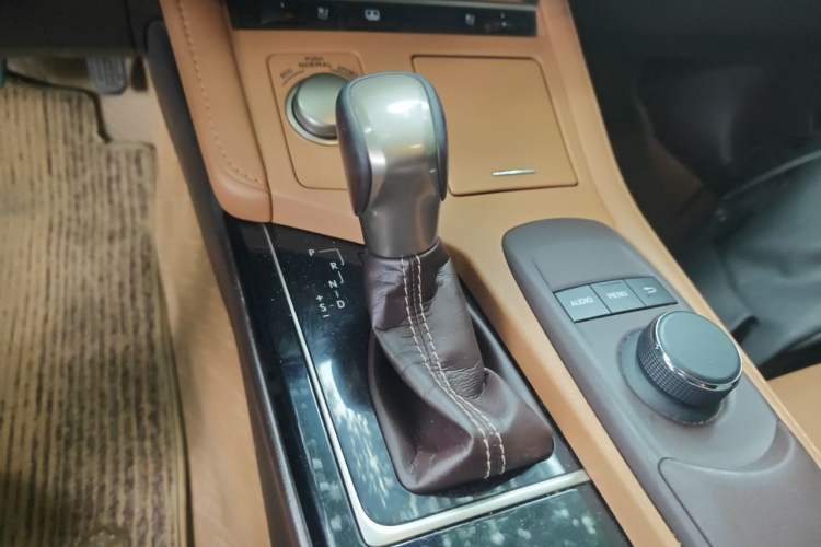 Used Lexus ES 2015 250 Elegant Edition Gear Lever