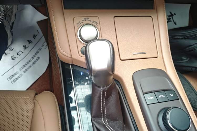 Used Lexus ES 2015 200 Elite Edition Gear Lever