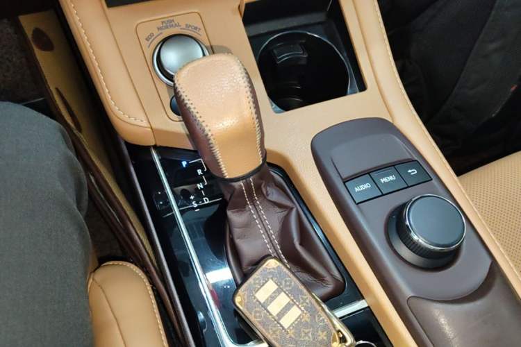 Used Lexus ES 2015 200 Elite Edition Gear Lever