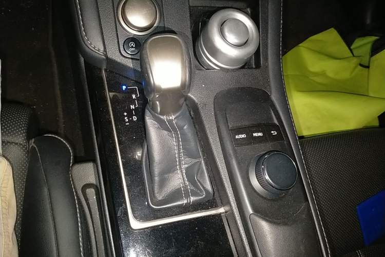 Used Lexus ES 2015 200 Elite Edition Gear Lever