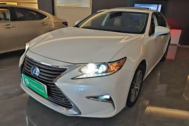 Used Lexus ES 2015 300h Comfort Edition