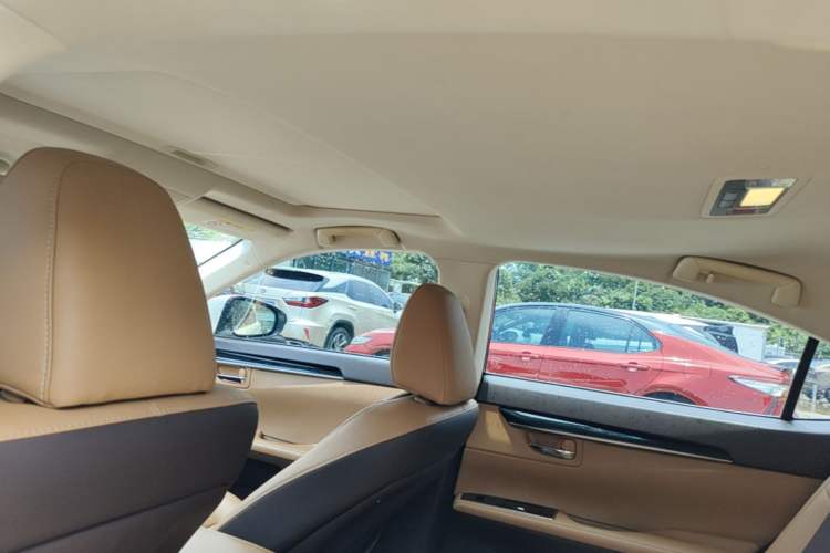 Used Lexus ES 2015 300h Comfort Edition Headliner