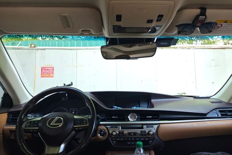 Used Lexus ES 2015 300h Comfort Edition Headliner